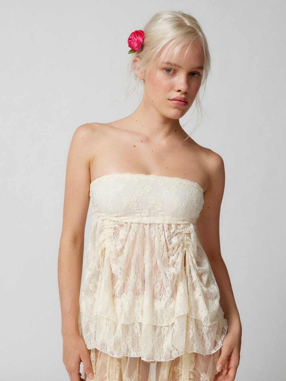 Kimchi Blue Urban Outfitters- Gardenia Semi-Sheer Lace Babydoll Top